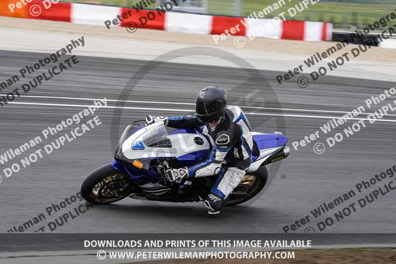 cadwell no limits trackday;cadwell park;cadwell park photographs;cadwell trackday photographs;enduro digital images;event digital images;eventdigitalimages;navarra;no limits trackdays;peter wileman photography;racing digital images;trackday digital images;trackday photos